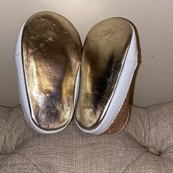 Baby shoes 2 pairs Disney shoes Minnie Mouse glittery shoes - Picture 10 of 15